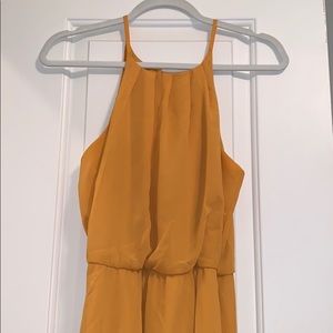 Flattering gold dress!